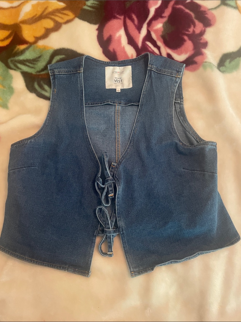 Ultra Flirt Denim Tie-Front Top Vest Size Large Women’s Blue